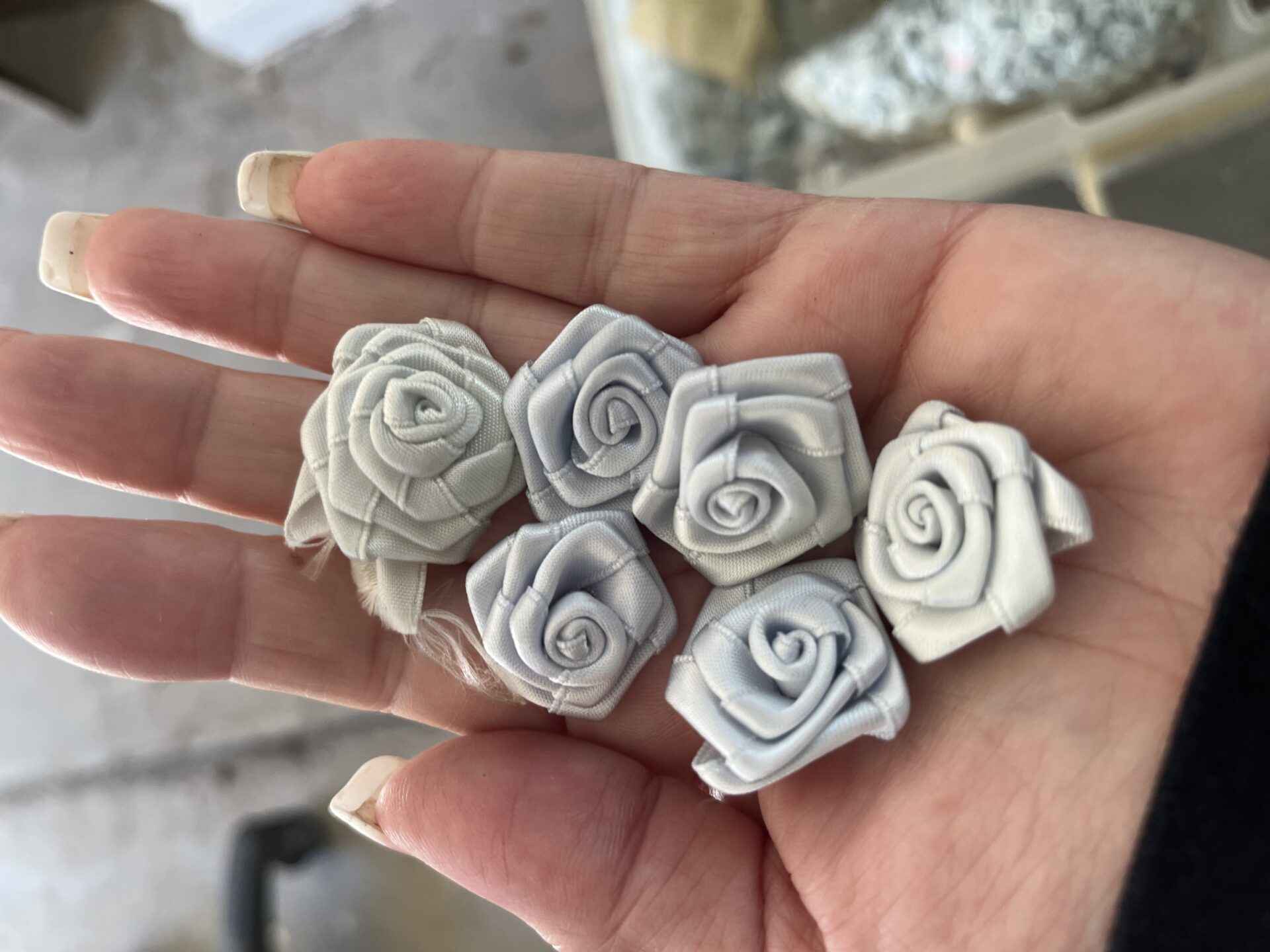 Ribbon roses closeup4
